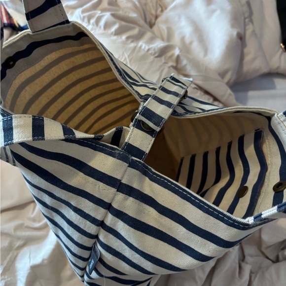 Striped Gold and Navy Tote Bag Baggu x West Elm collab. - Picture 9 of 10